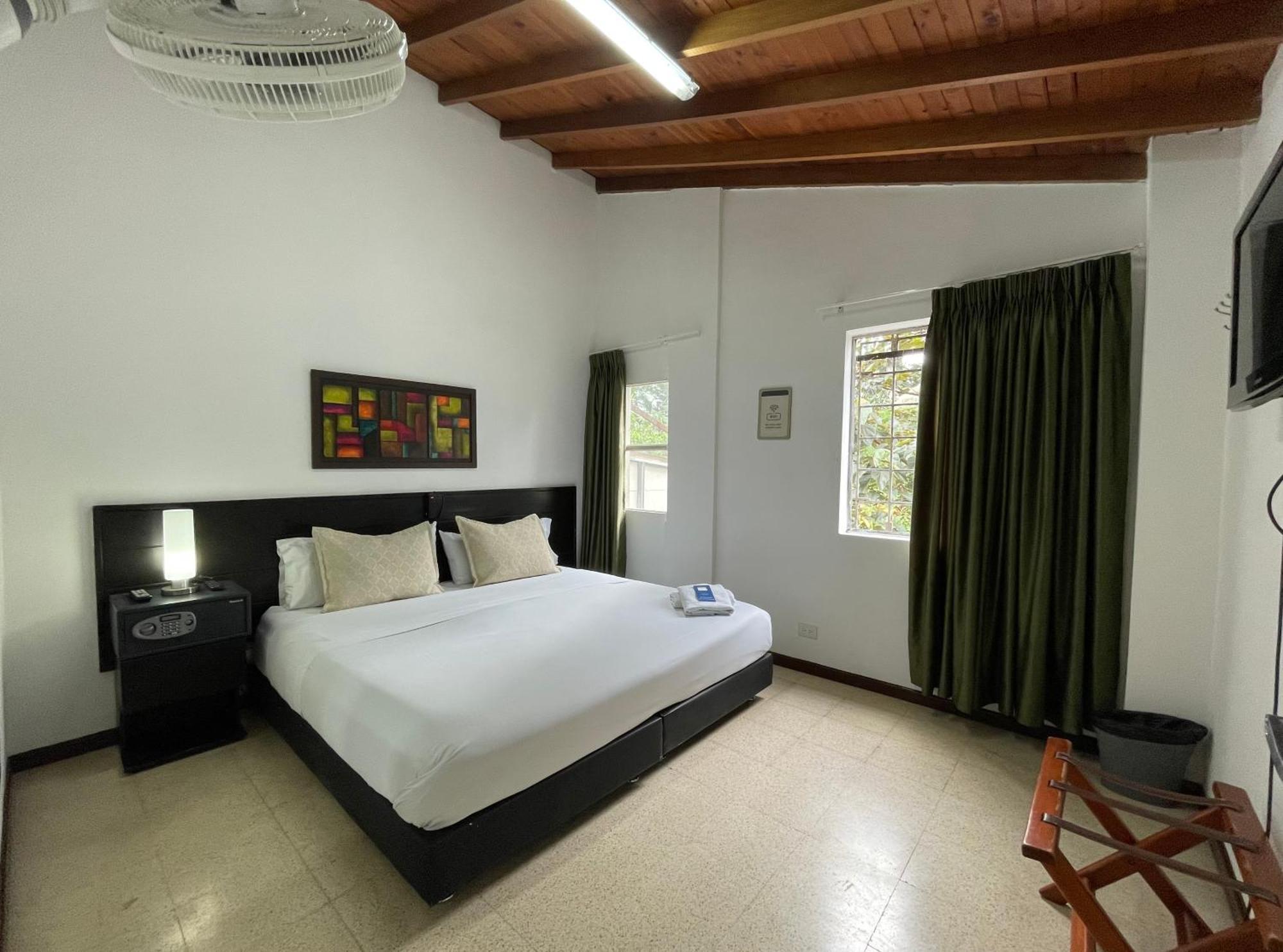 Hostal Lleras Calle 8 Medellín Exteriér fotografie