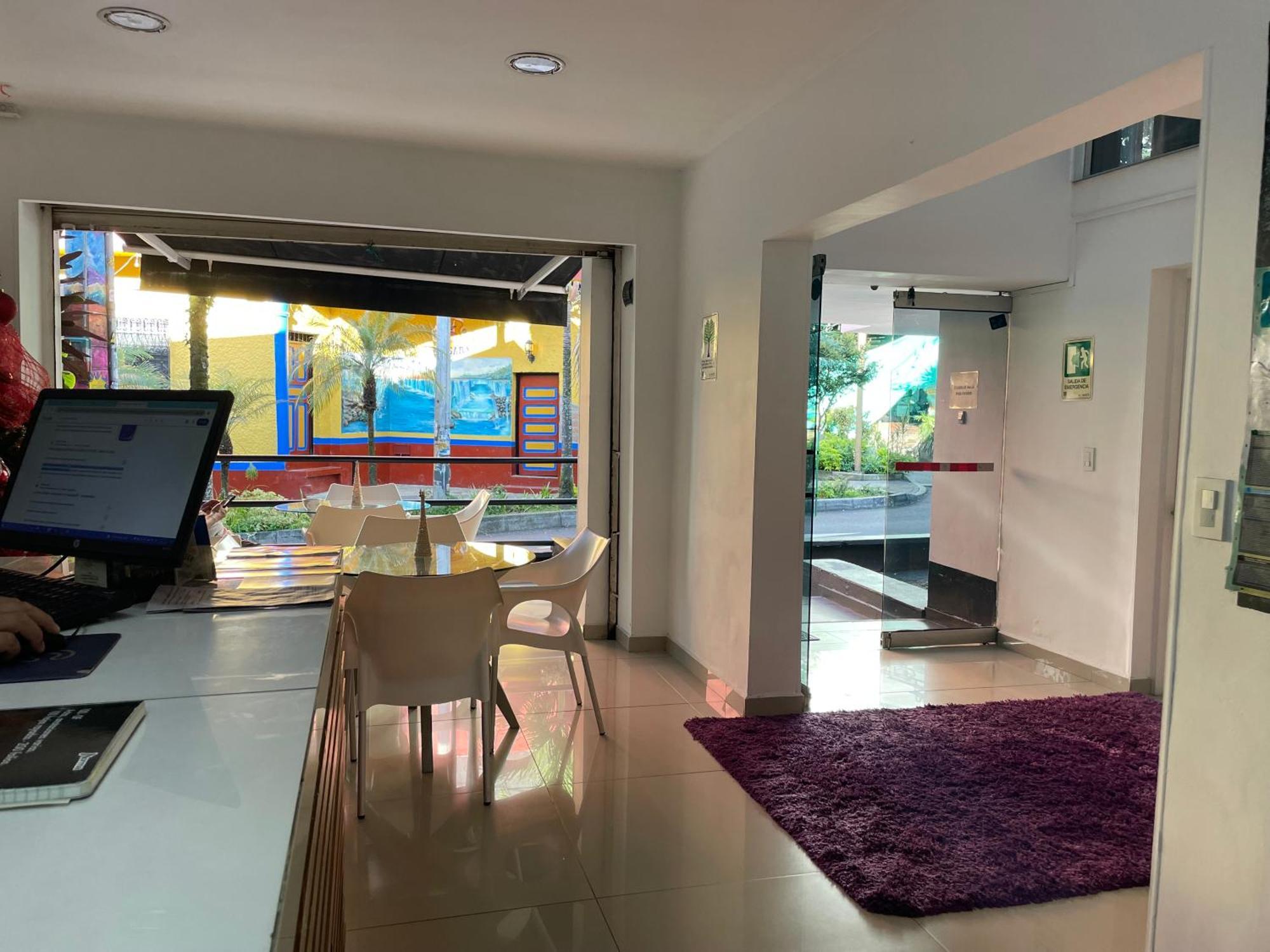 Hostal Lleras Calle 8 Medellín Exteriér fotografie
